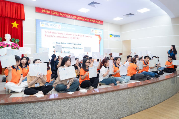 Nguyen Thi Thuy Kieu Crowned Champion of HUTECH Guru 2024 30