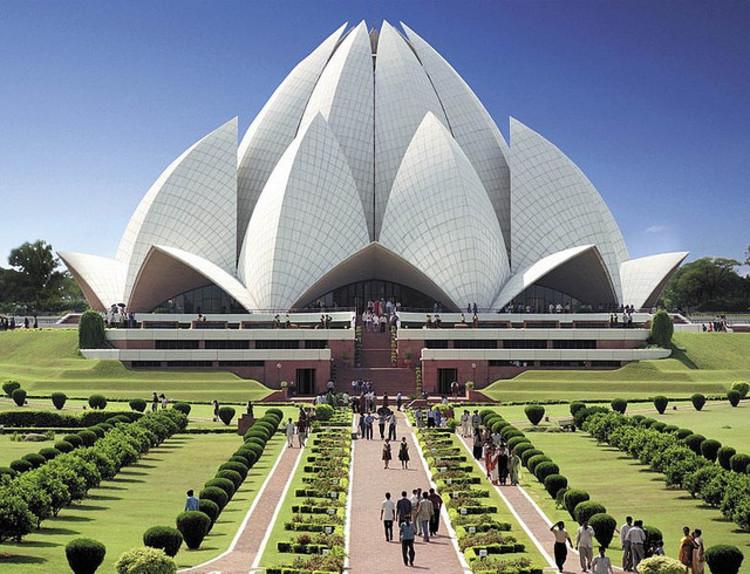 Lotus Temple - Top 5 Tourist Attractions in Delhi 2024