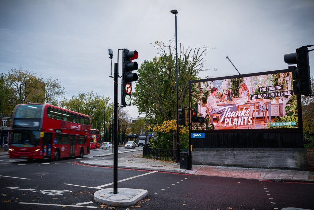 cross-border dooh campaign