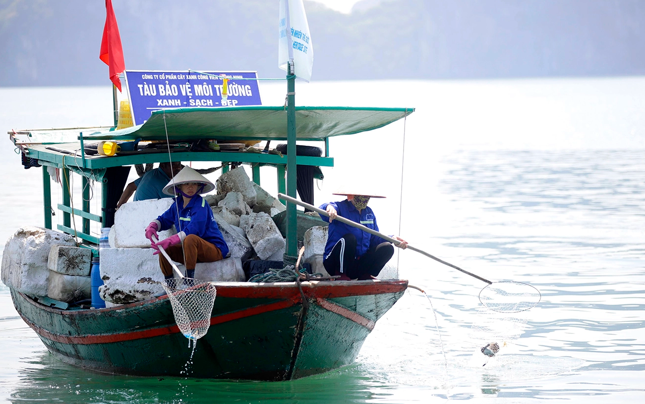 The Eco-Tourism Movement In Lan Ha Bay Fishing Village