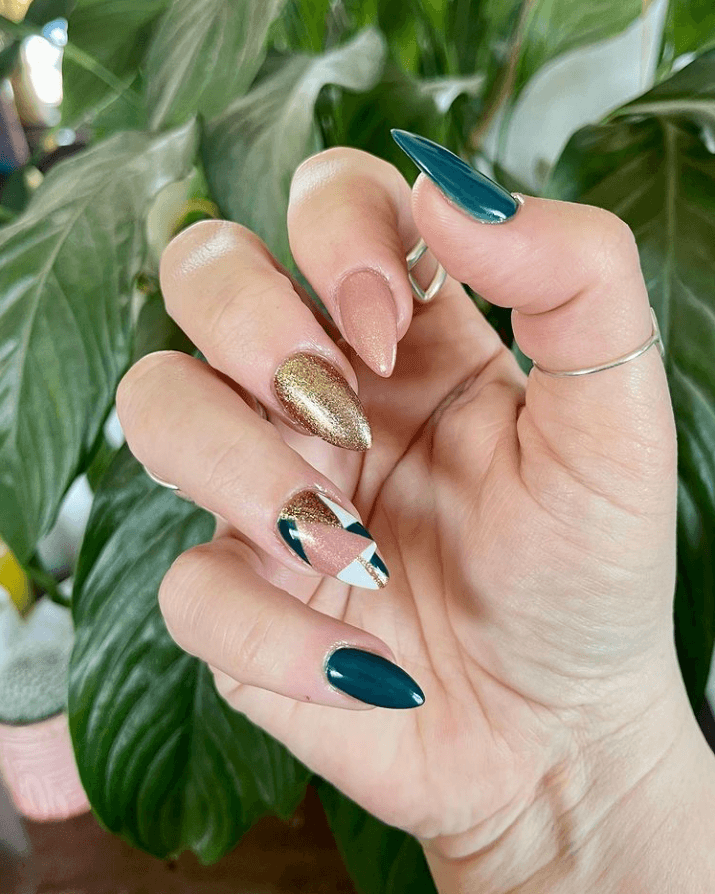 Cute bridal nail designs! Elegant wedding nail designs for weddings! Simple classy nails for brides that love elegant! Choose the right wedding nail colour to enhance the look of your wedding dress this fall.