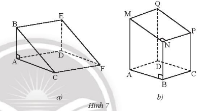 CHƯƠNG 3. HÌNH HỌC TRỰC QUAN CÁC HÌNH KHỐI TRONG THỰC TIỄNBÀI 3: HÌNH LĂNG TRỤ ĐỨNG TAM GIÁC -  HÌNH LĂNG TRỤ ĐỨNG TỨ GIÁC1. HÌNH LĂNG TRỤ ĐỨNG TAM GIÁC, HÌNH LĂNG TRỤ ĐỨNG TỨ GIÁC Bài 1: Hình nào sau đây có:a) các mặt bên là hình chữ nhật và hai đáy là hình tam giác?b) các mặt bên là hình chữ nhật và hai đáy là hình tứ giác? Đáp án chuẩn: a) hình cb) hình a và hình d.Thực hành 1: Quan sát hình lăng trụ đứng tam giác trong Hình 3.a) Hãy chỉ ra các mặt đáy và mặt bên của lăng trụ đứng tứ giác.b) Cạnh bên AE bằng cạnh nào? Đáp án chuẩn: a) Mặt đáy: ABCD, EFGH; Mặt bên: ABFE; ADHE; CDHG; BCGFb) BF; CG; DH.Vận dụng 1: Hộp kẹo socola (Hình 4a) được vẽ lại như hình 4b có dạng hình lăng trụ đứng. Hãy chỉ rõ mặt đáy, mặt bên, cạnh bên của hình lăng trụ đó. Đáp án chuẩn: Mặt đáy: ABC; MNPMặt bên: ABNM; BCPN; ACPM2. TẠO LẬP HÌNH LĂNG TRỤ ĐỨNG TAM GIÁC VÀ HÌNH LĂNG TRỤ ĐỨNG TAM GIÁCThực hành 2: Tạo lập hình lăng trụ đứng tam giác có kích thước ba cạnh đáy là 2 cm, 3 cm, 4 cm và chiều cao 3,5 cm theo hướng dẫn sau:Vẽ ba hình chữ nhật với kích thước như Hình 5a.Gấp các cạnh BN và CP sao cho cạnh AM trùng với A’M’, ta được hình lăng trụ đứng tam giác ABC.MNP (Hình 5b). Đáp án chuẩn: HS tự thực hiện các bước trong sách dưới sự hướng dẫn của GV.Thực hành 3: Tạo lập hình lăng trụ đứng có đáy là hình vuông cạnh 3 cm và chiều cao 5cm. Đáp án chuẩn:Cắt miếng bìa như hình vẽ rồi gấp theo đường nét đứt, ta được hình lăng trụ đứng có đáy là hình vuông.  Vận dụng 2: Tạo lập hình lăng trụ đứng có đáy là tam giác đều cạnh 3 cm và chiều cao 4 cm. Đáp án chuẩn: Bước 1: Vẽ 3 hình chữ nhật với kích thước 4 cm x 3 cmBước 2. Gấp cạnh BN và CP sao cho cạnh AM trùng với cạnh A M', ta được hình lăng trụ đứng tam giác ABC.MNP.BÀI TẬP