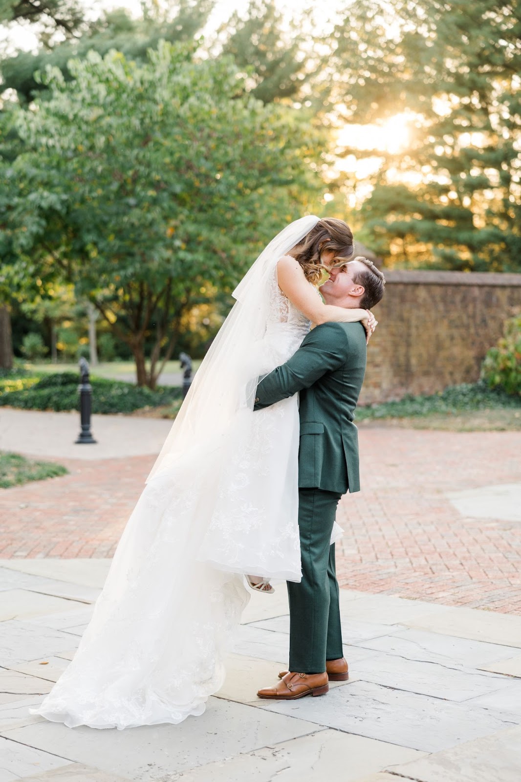 The Ultimate Wedding Timeline Guide: From Planning to "I Do"