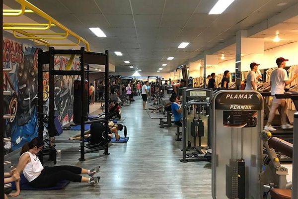 Phòng tập Mach’s Gym với không gian thoáng mát, máy móc hiện đại
