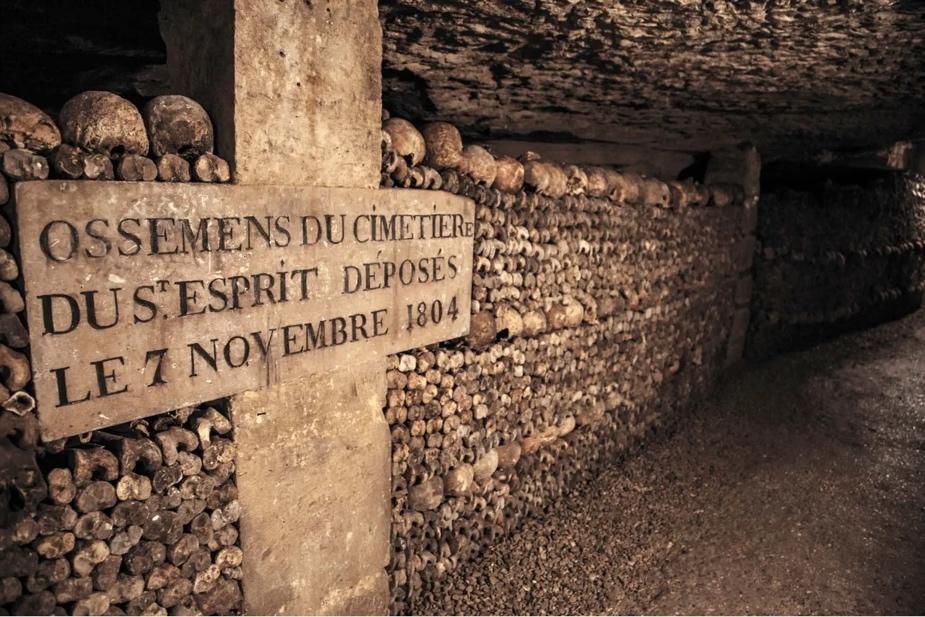 paris catacombs