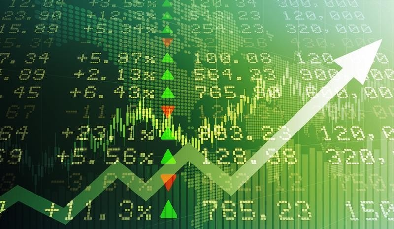 Dòng tiền nội lẫn ngoại đổ mạnh, VN-Index vượt tiếp mốc 1.415 điểm - 1