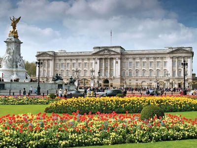 Buckingham Palace | History, Description, Changing of the Guard, & Facts | Britannica