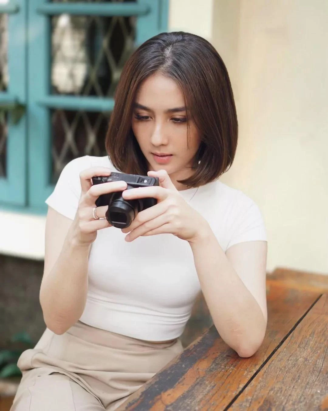 Cewek Menggoda yang Membuatmu Tidak Bisa Berhenti Memikirkan, cewek menggoda, memikirkan terus, gadis panas