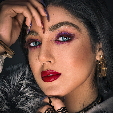 Shimmery  Eye look | Shimmery Eye Makeup Look - Charmacy Milano
