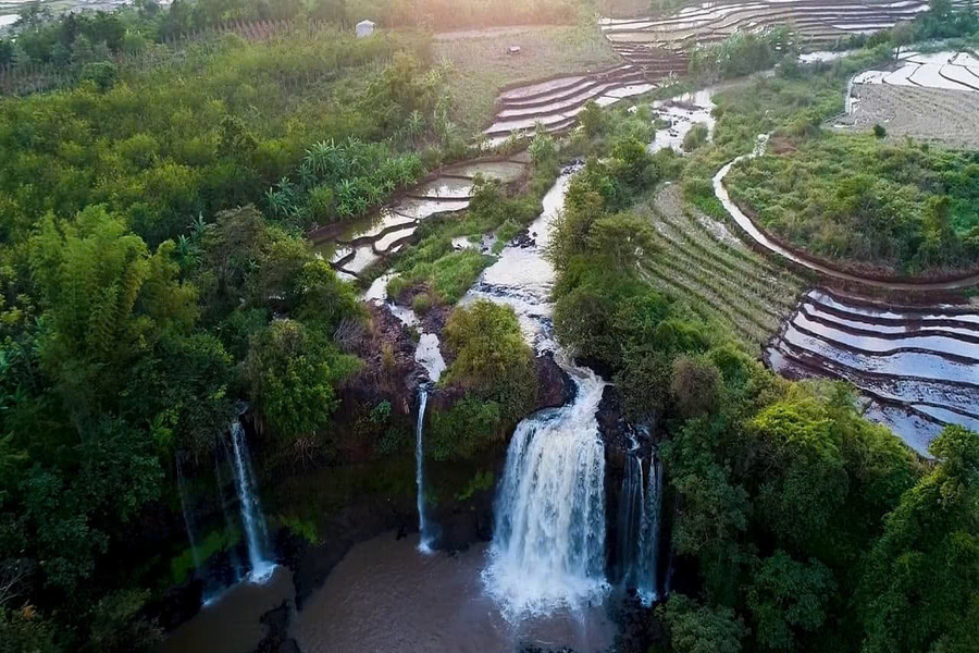 Phu Cuong Waterfall is an attractive Gia Lai tourist destination that helps you take beautiful pictures. Source: MIA.vn 