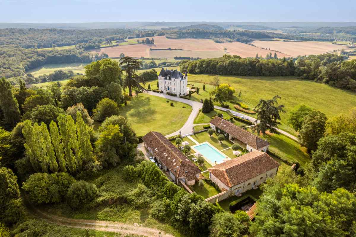 Three renovated buildings at Chateau de Lasfonds