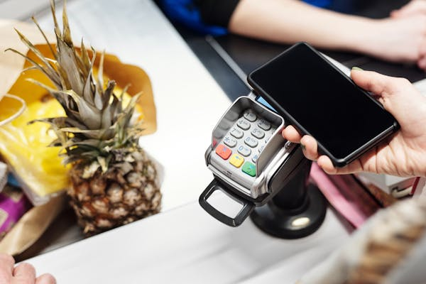 Merchant Services Vs EasyEat POS system: Which is better for Your Restaurant?
