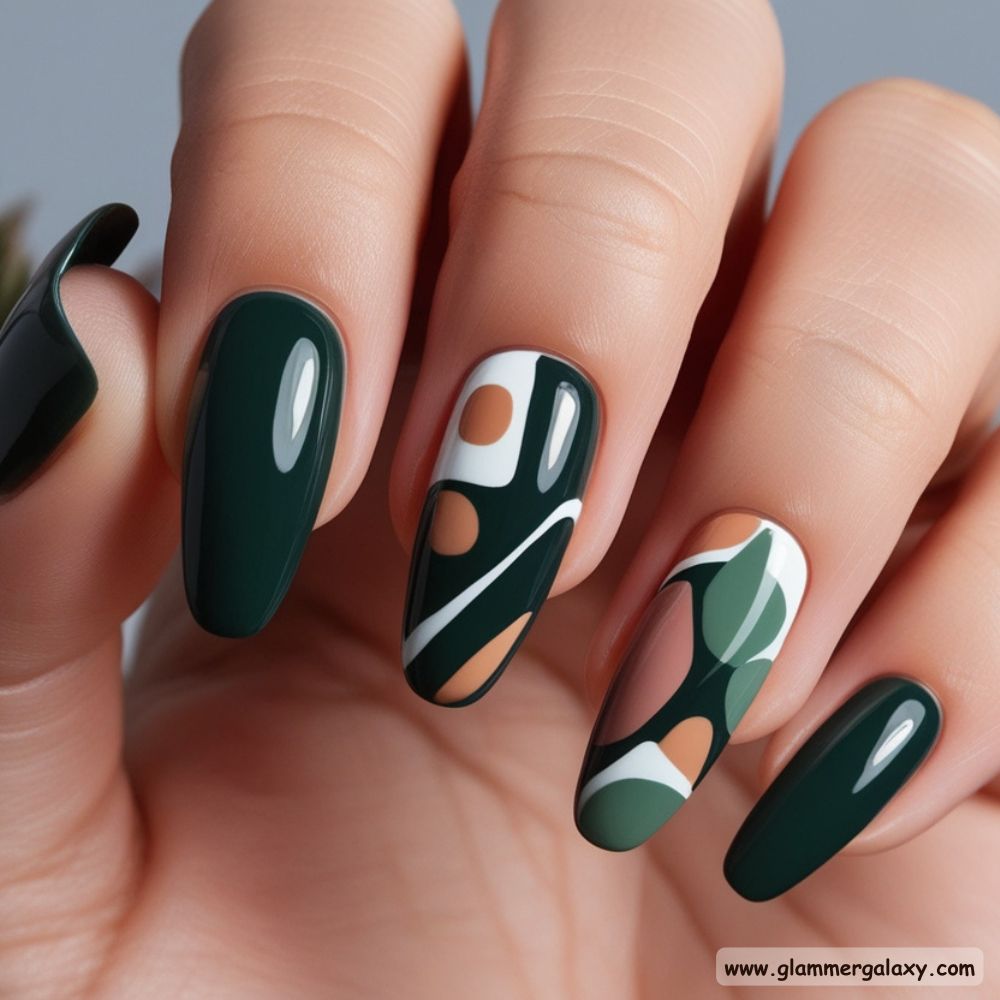 Winter and Fall Dark Green Nails having Modern Artistry
