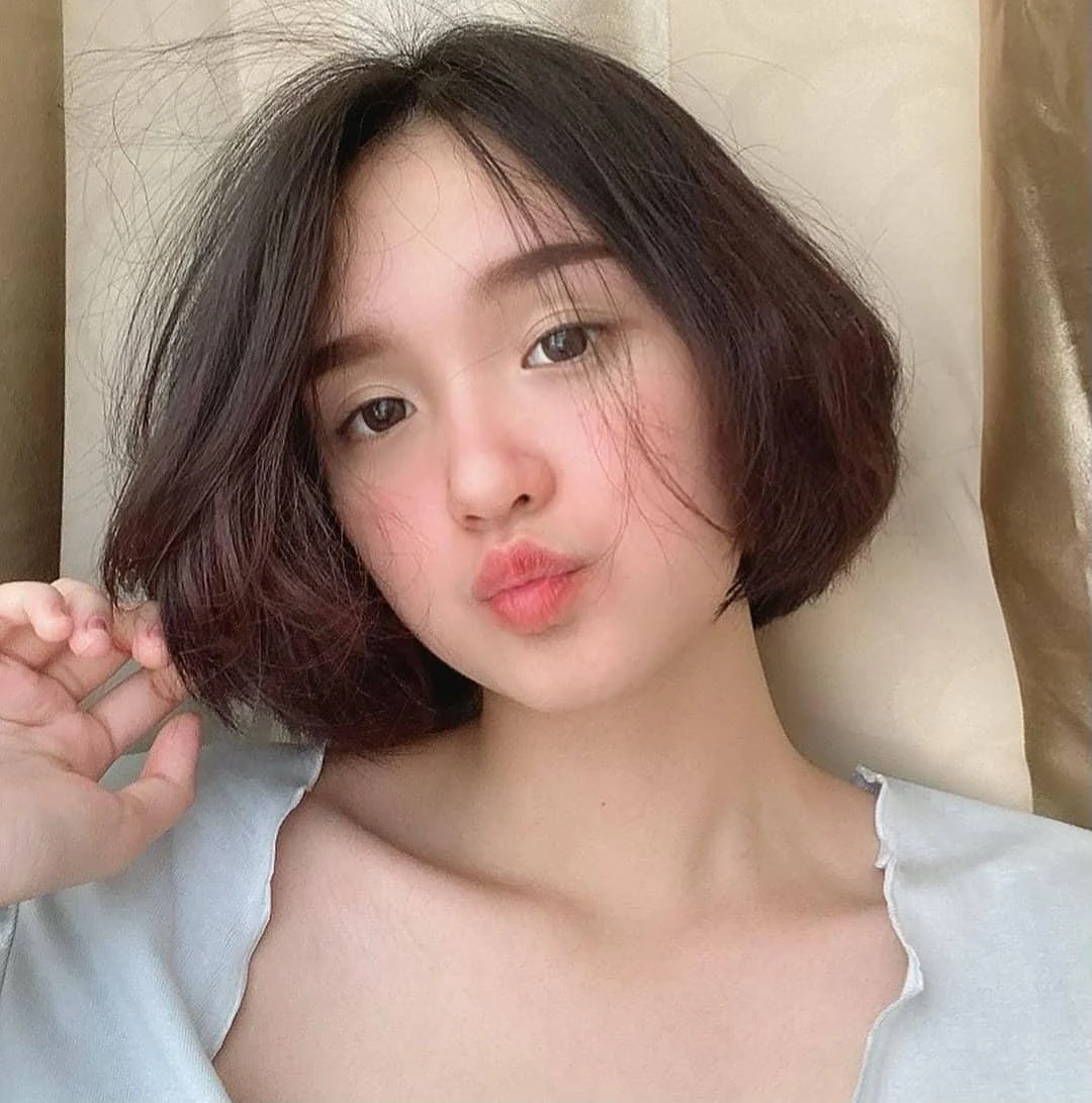Cewek Panas yang Membuat Semua Mata Tertuju Padanya, cewek panas, mata tertuju, gadis seksi