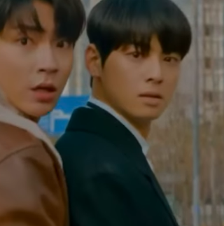 This contains an image of True Beauty kdrama.