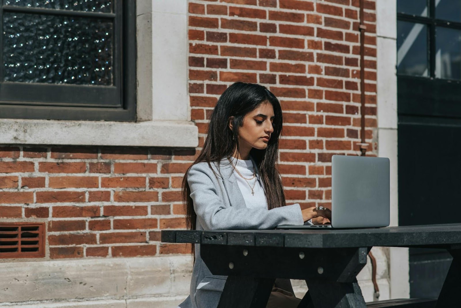 How Digital Technology Enhances Everyday Life