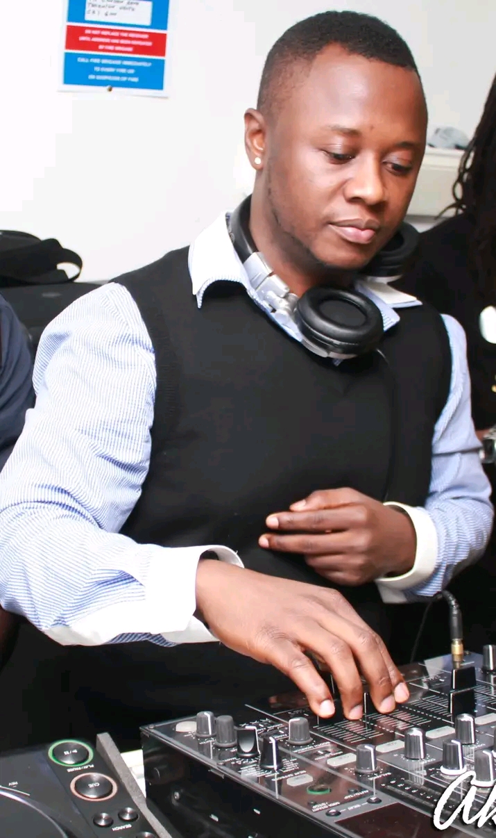 Dj Mensah Photo 