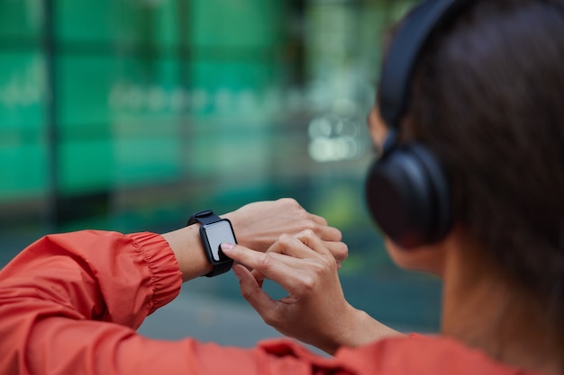 Smartwatch Hacks to Simplify Your Life