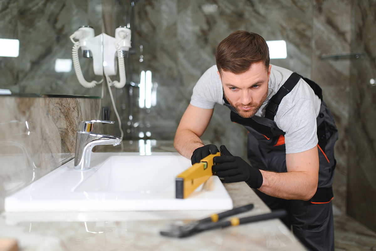 Professional vs. DIY Renovation
