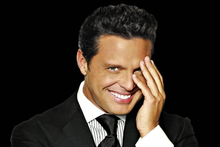 Luis Miguel Net Worth, Early life, Wiki, Age, Height, Family, Married, Kids, Personal life, Career And More