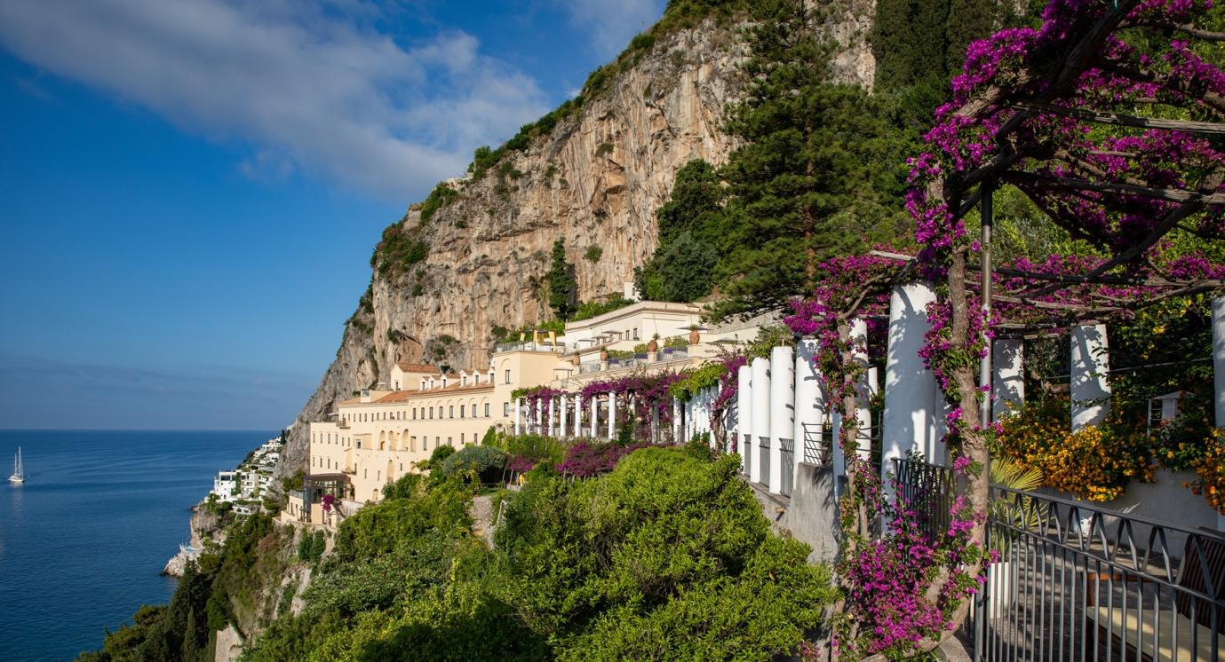 A building on a cliff

Description automatically generated