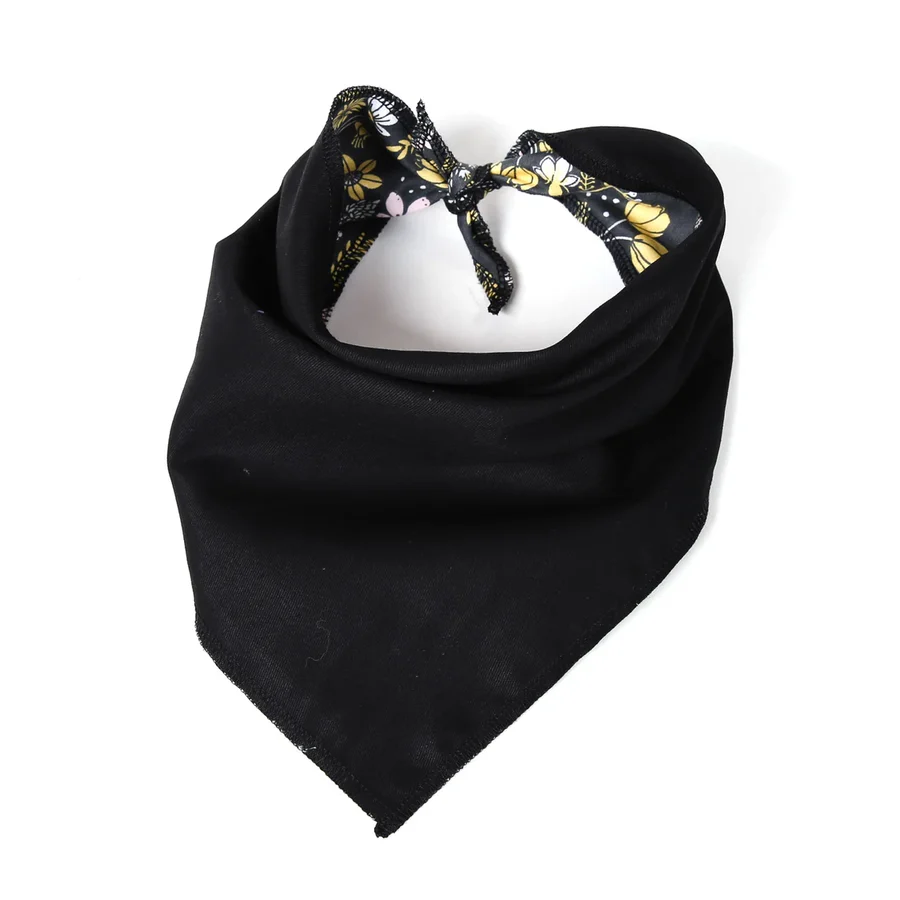A black bandana with a yellow and white design

AI-generated content may be incorrect.
