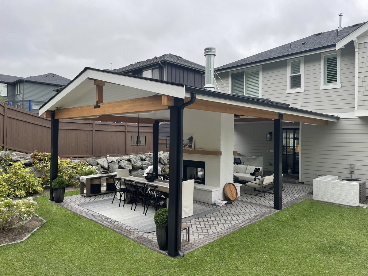 Outdoor Patio & Porch