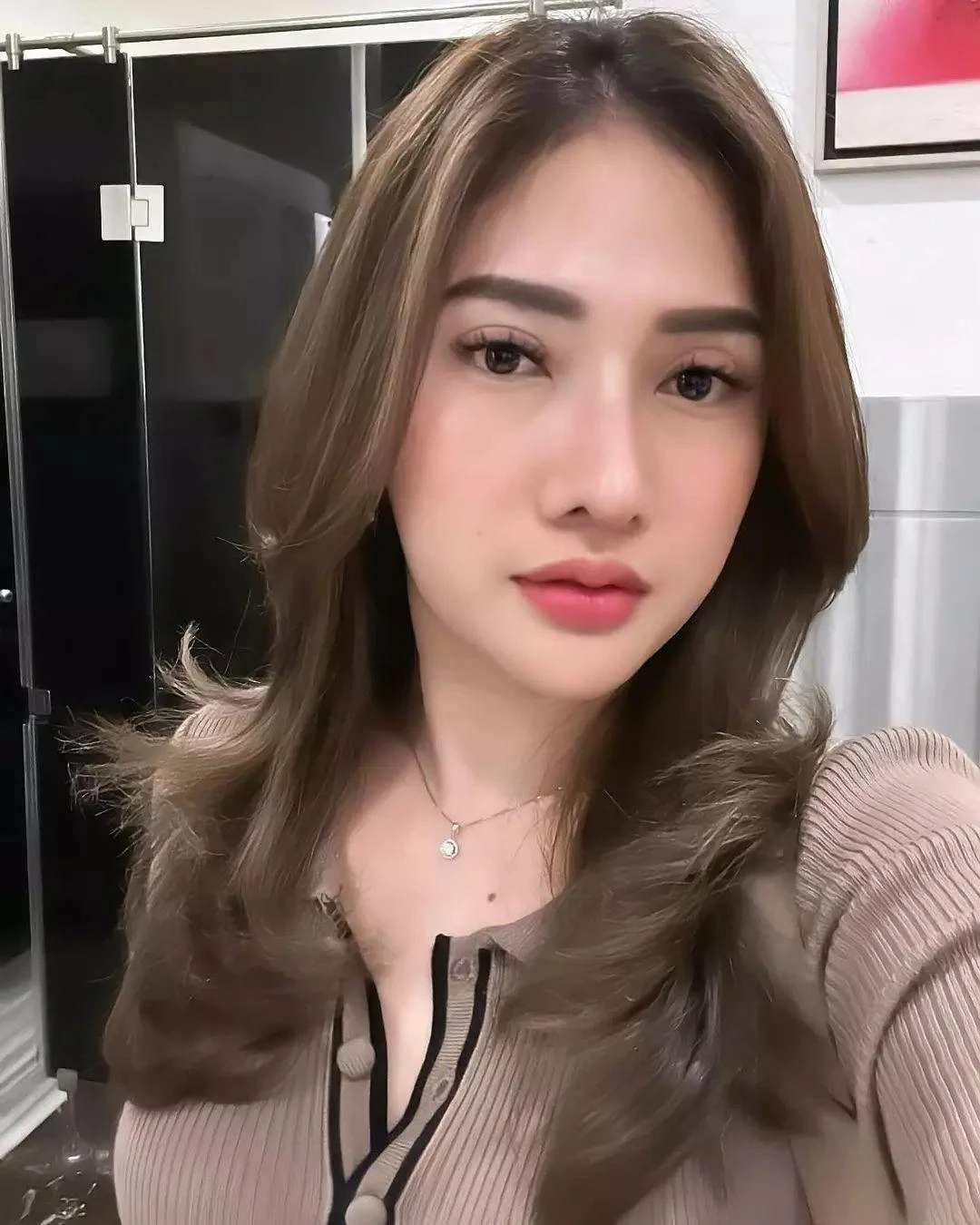 Gadis Indo Ceria dan Penuh Energi, cewek ceria, gadis bahagia, foto cewek indo