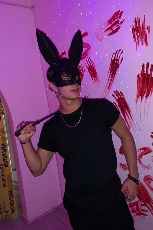 42 Last Minute Halloween Costumes for Men to Impress at Any Party