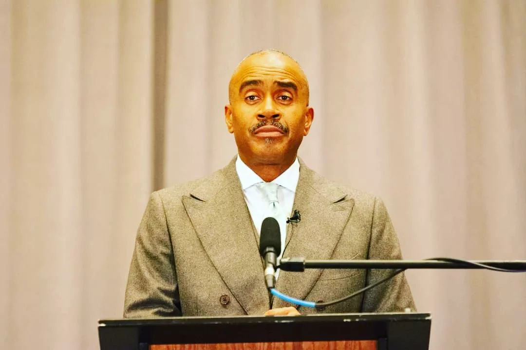 Gino Jennings