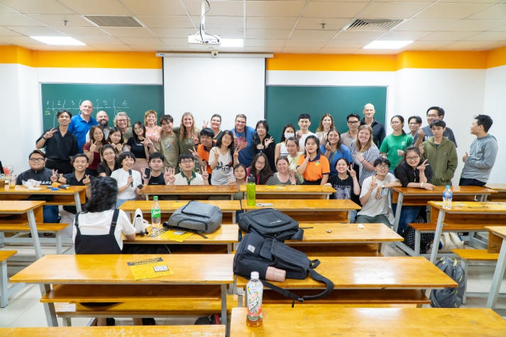 Connecting with American Friends: A Cultural Exchange with HUTECH English Majors 18