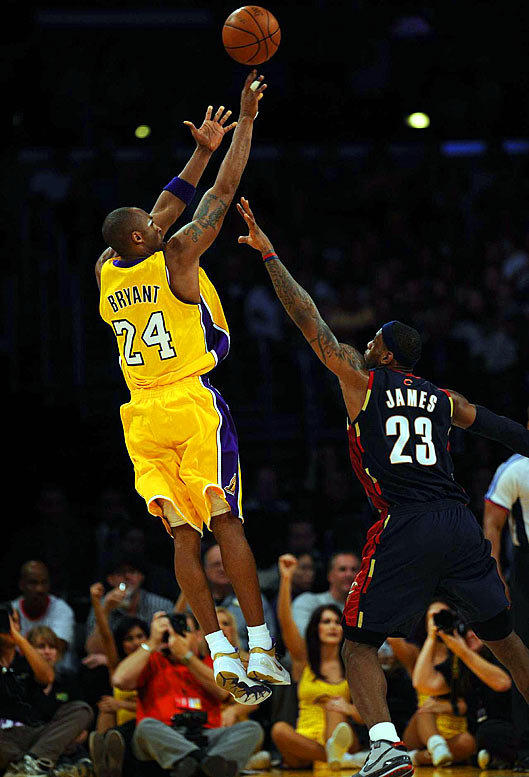 Kobe Bryant shot release over LeBron James