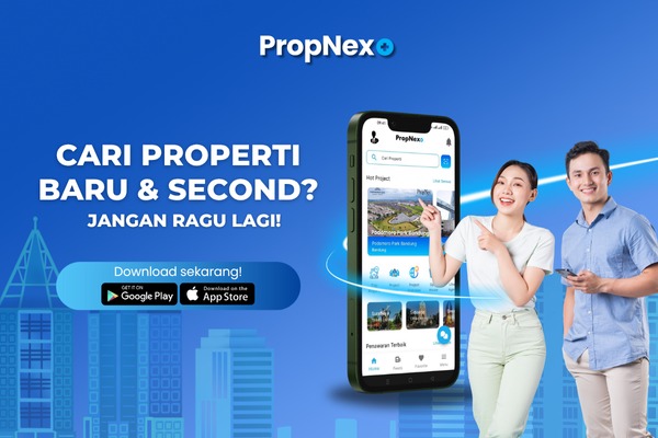 Gambar promosi aplikasi PropNex yang menampilkan dua orang muda tersenyum di samping smartphone dengan tampilan aplikasi properti. Teks utama bertuliskan “Cari Properti Baru & Second? Jangan Ragu Lagi!” dengan tombol ajakan download di Google Play dan App Store di latar belakang biru.
