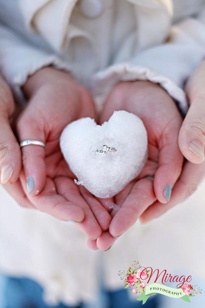 engagement photos in the snow 4