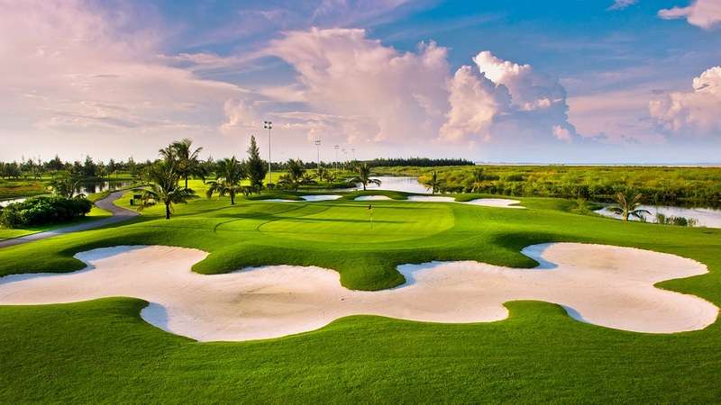 Sân golf 27 hố của Ocean Dragon tại Wyndham Hải Phòng 