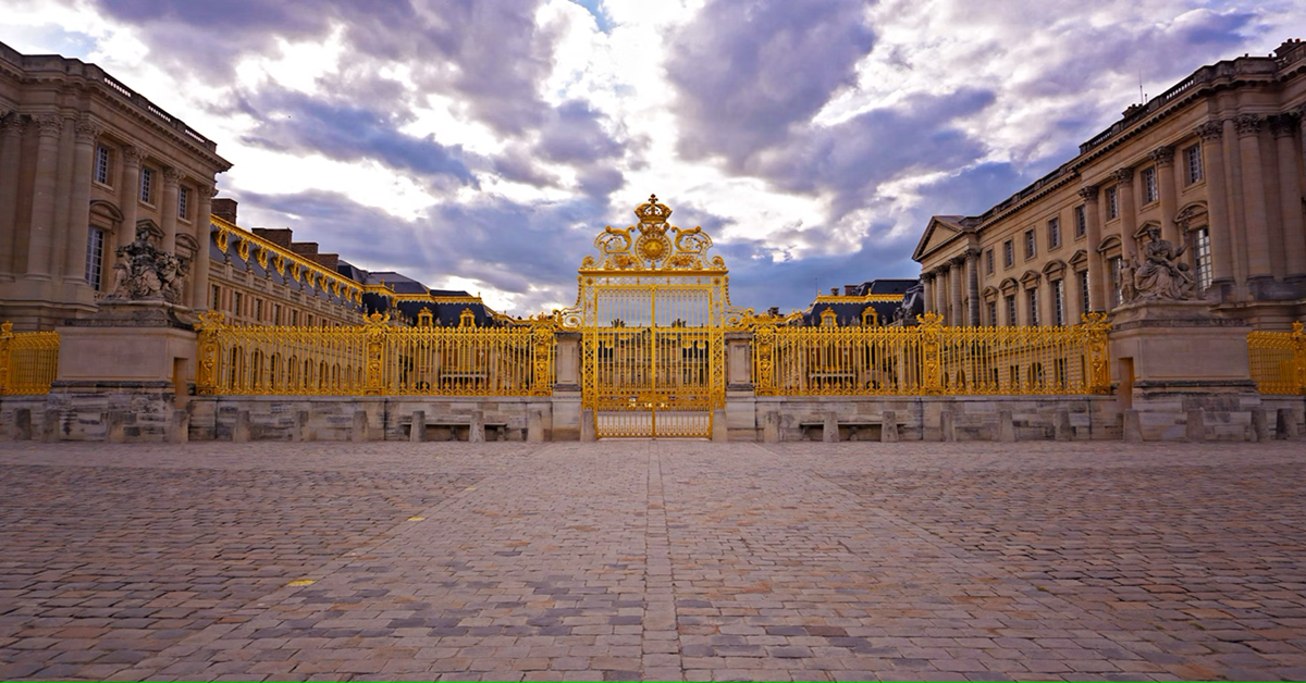 a broad view of versailles palace
Tourist Places in Paris