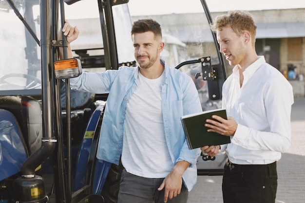 Insider Secrets to Success in Wholesale Auto Sales
