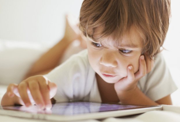 Tecnologie nella prima infanzia: può interferire con lo sviluppo del linguaggio?