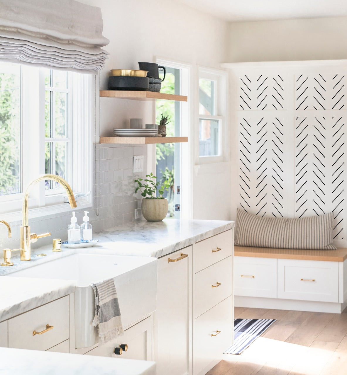 Herringbone Strokes Wallpaper in kitchen