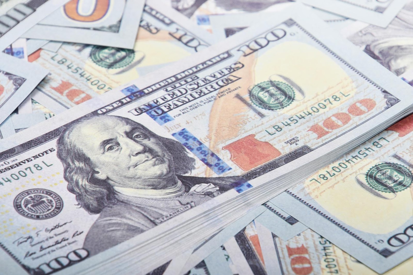 https://www.pexels.com/photo/a-close-up-shot-of-dollar-bills-11624965/