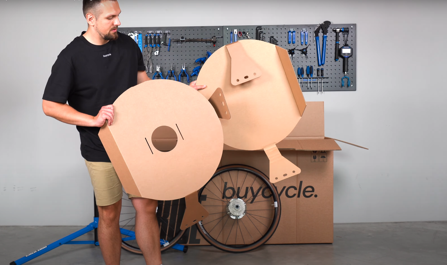 How to pack your bike: Medium Box