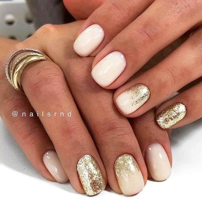 Warm bridal nail look for fall weddings! Stunning nails for brides planning a fall wedding. Are you planning a fall wedding and looking for some nail art inspiration to match your theme, then look at this list.