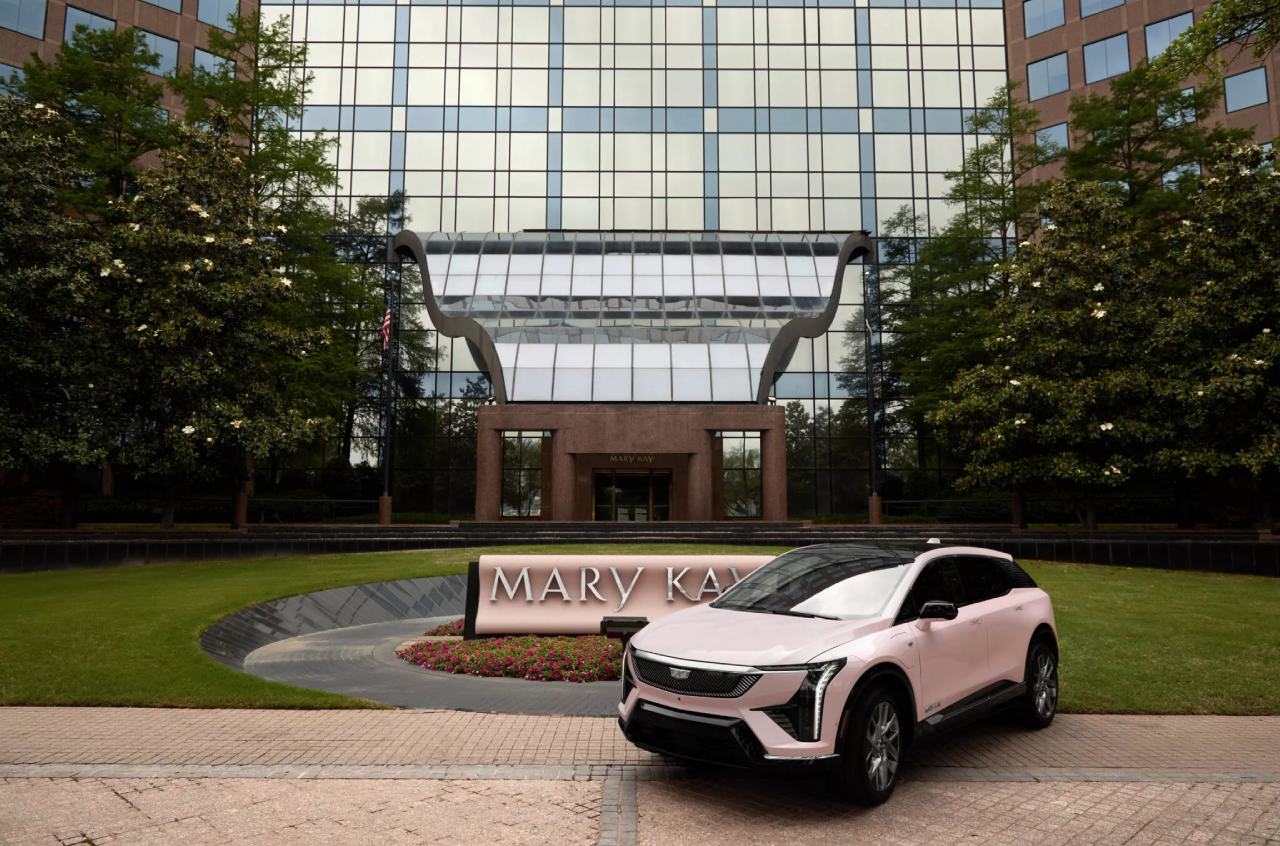 The pink electric Cadillac Optiq blends Mary Kay’s iconic legacy with environmental innovation, offering luxury design and advanced electric performance. 