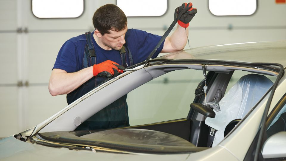 Save Big with Cheapest Windshield Replacement Tucson