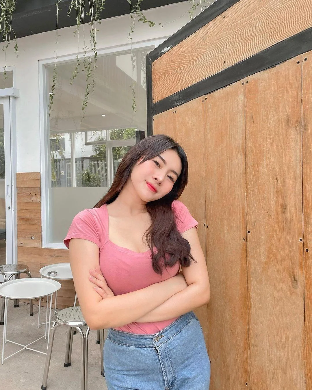 Cewek Indo Menawan dengan Tatapan Nakal, tatapan nakal, gadis cantik, wanita indo