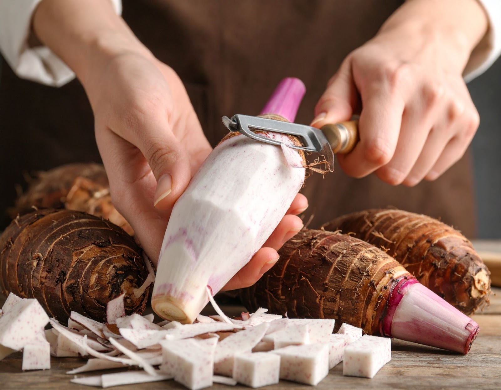 Peeling and dicing taro