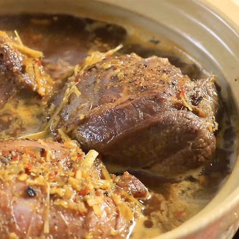 Bắp bò kho mật mía
