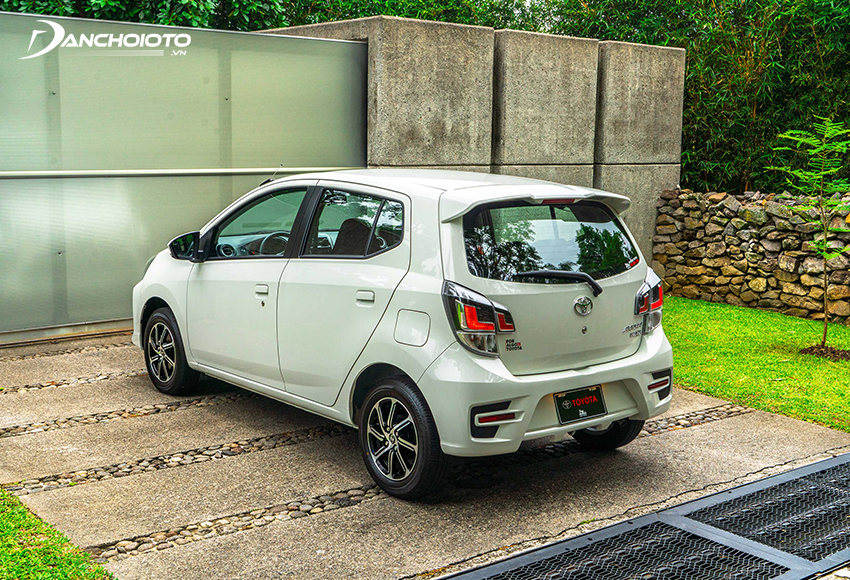 Đuôi xe Toyota Wigo 2023 nổi bật với cụm đèn hậu LED sắc nét