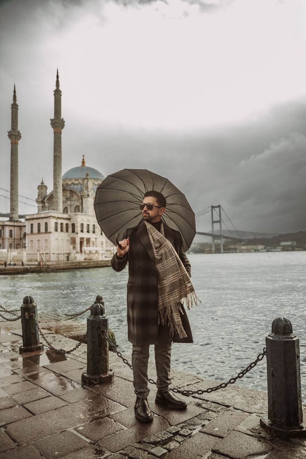 Rainy day elegance at Ortaköy, with the Bosphorus in view.