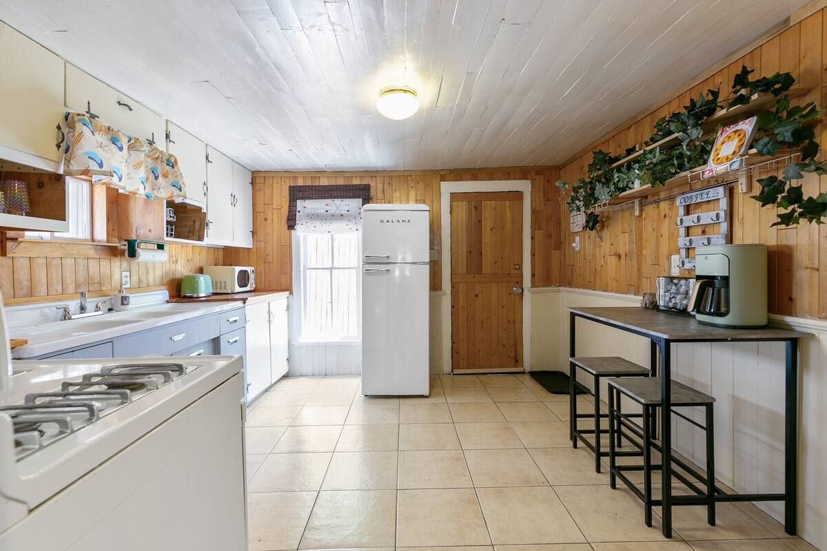 Fully equipped kitchen to make culinary magic.